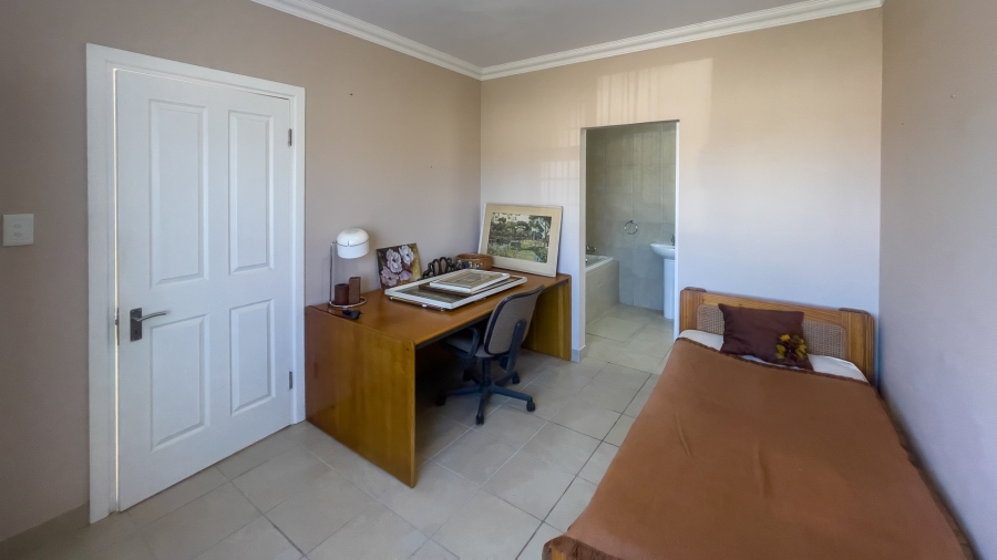 2 Bedroom Property for Sale in Heiderand Western Cape